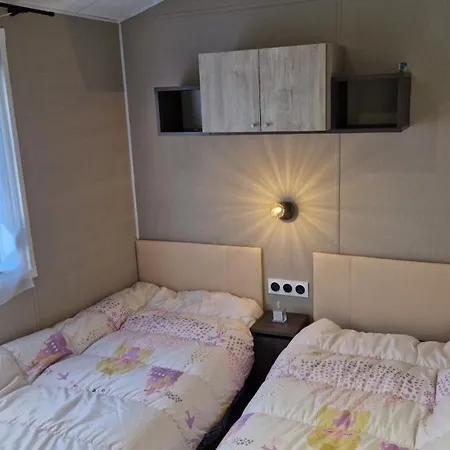Mobil 8 Couchages Dans Camping 4 Etoiles A Aven 29930 *
